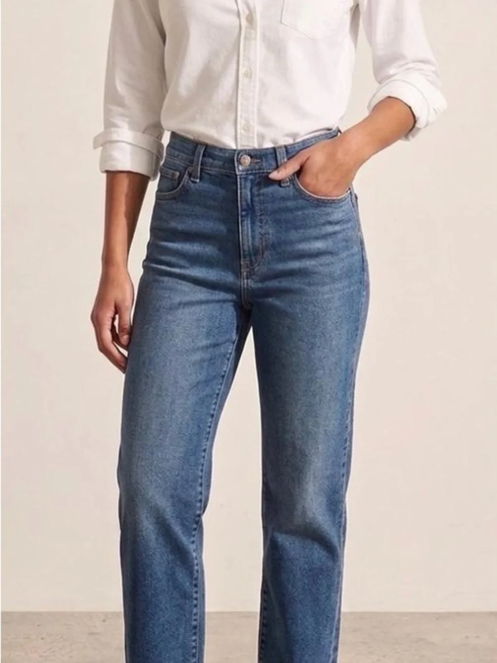 J. Crew Women’s Stovepipe Straight-Leg Jean in signature stretch+ - Sz 28
